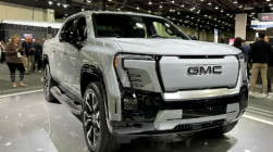 2024 GMC Sierra EV Denali Edition 1 增加了续航里程